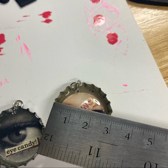 Misc., Bottle Caps for DIY Arts & Crafts Beauty - Picture 2 of 4